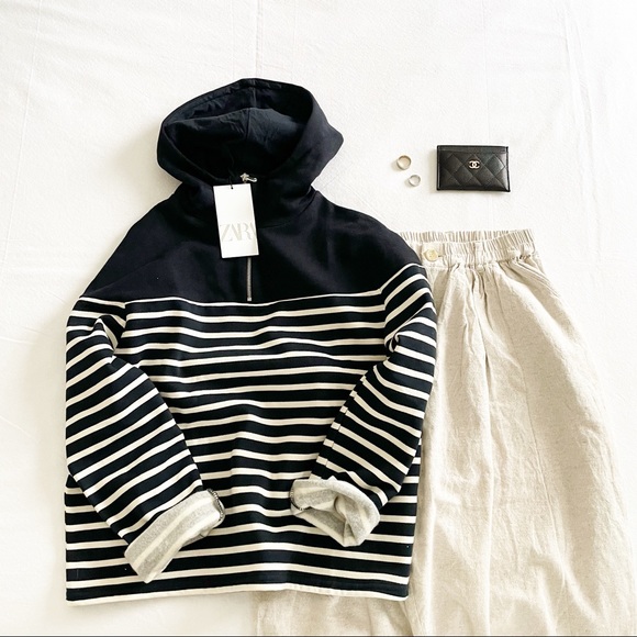 Zara Tops - 🌟Zara hooded sweatshirt